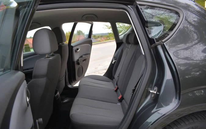 Seat Leon cena 22900 przebieg: 178400, rok produkcji 2010 z Dzierzgoń małe 352